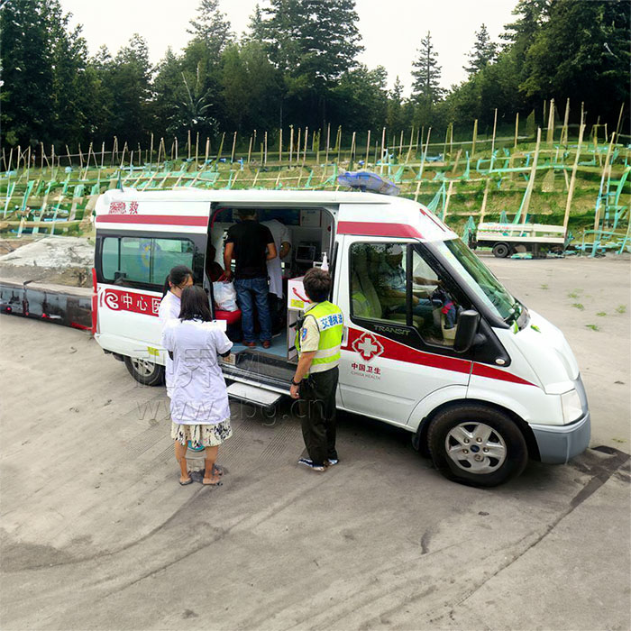 青海省第四人民医院(青海省传染病医院)租私家救护车转院到黑龙江伊春出租私人救护车多少钱