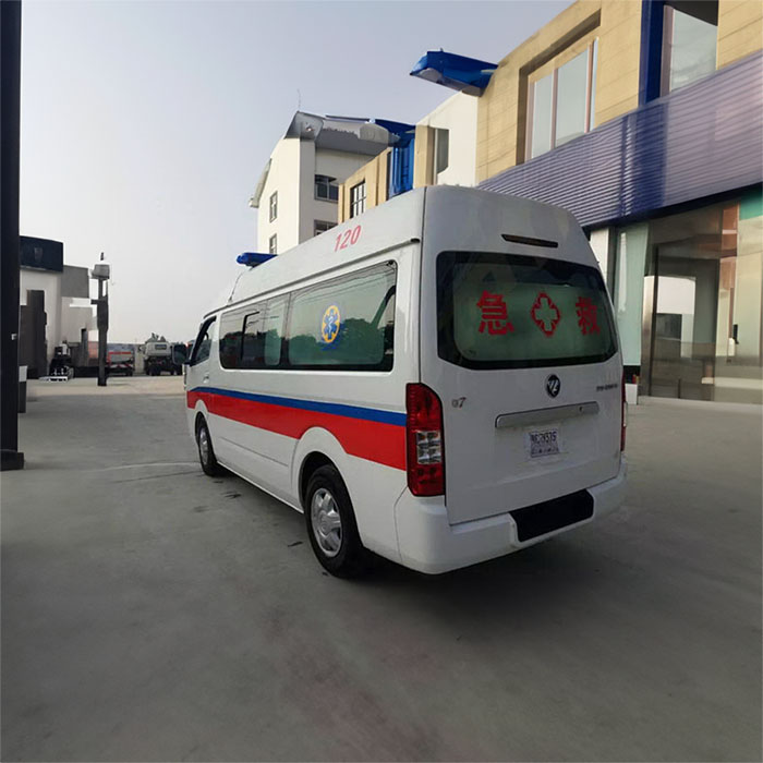 青大附院租赁私人救护车转运到西藏昌都哪里出租救护车