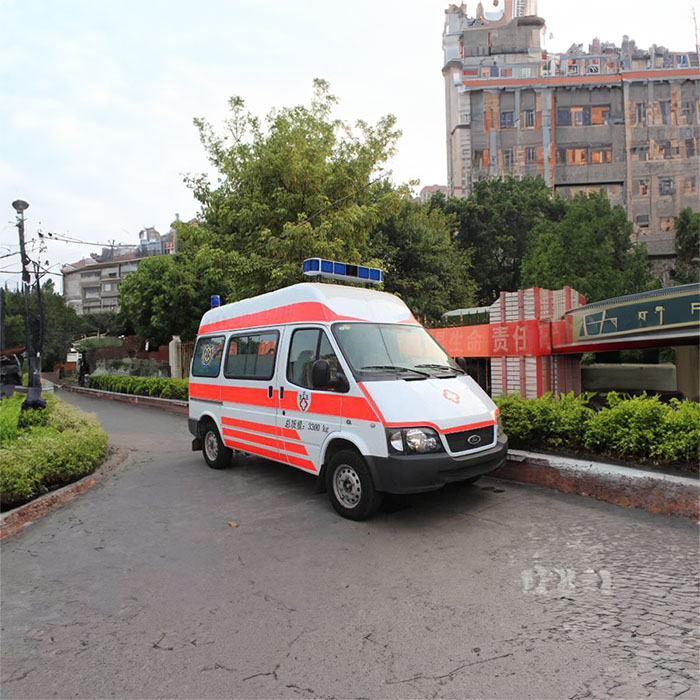 西宁市城东区德令哈路社区卫生院租赁私人救护车到云南昭通跨省救护车出租有哪些公司