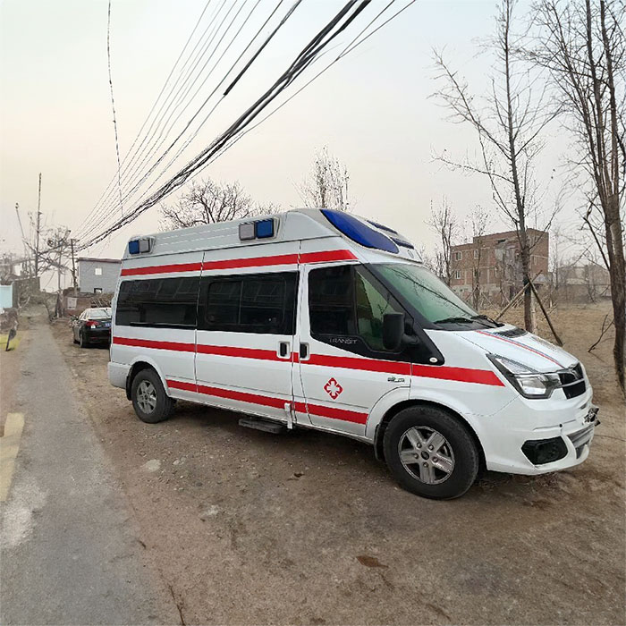 青海省中医院租赁私人救护车转运到湖北黄冈救护车出租公司费用多少