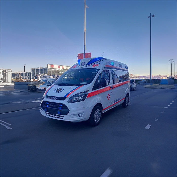 青海省第四人民医院（青海省传染病医院）预约私人救护车转运到新疆哈密哪里有带呼吸机的救护车出租