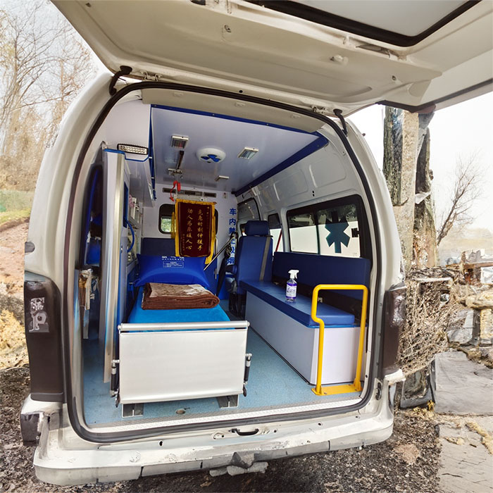 西宁市城东区佳和社区卫生服务站租赁私家救护车到江苏泰州救护车出租收费多少钱