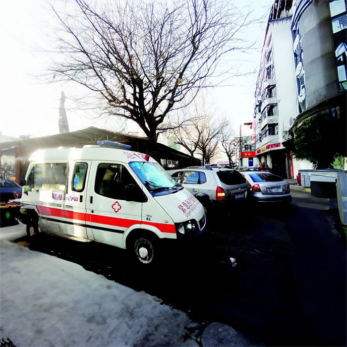 青海省藏医院私人救护车租赁到甘肃白银救护车出租多少钱