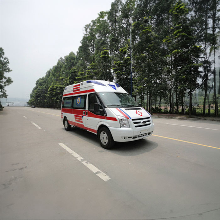 青海大学附属医院出租急救车护送到江苏镇江救护车出租多少钱