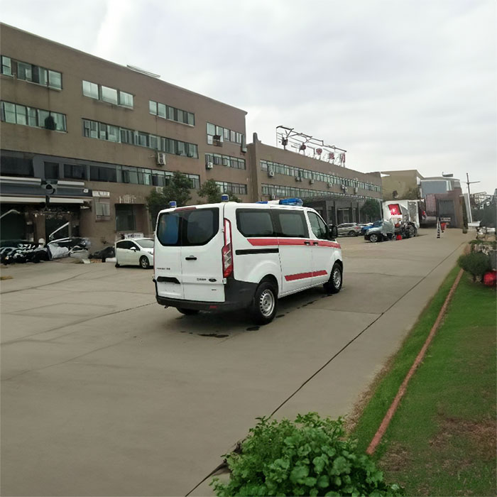 青海省第三人民医院租赁私家救护车转院到青海果洛120救护车出租电话多少