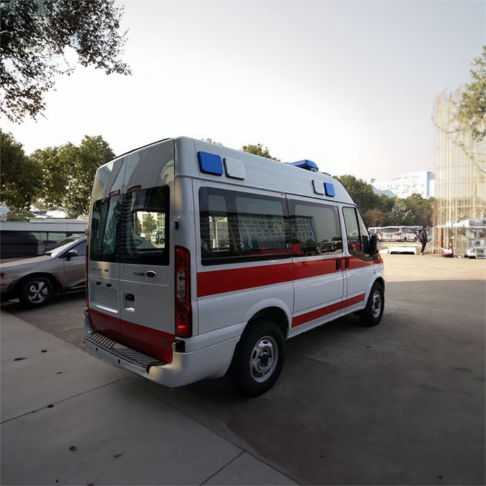 青海省西宁生殖保健院租私人救护车到湖南株洲出租救护车一般多少钱一辆