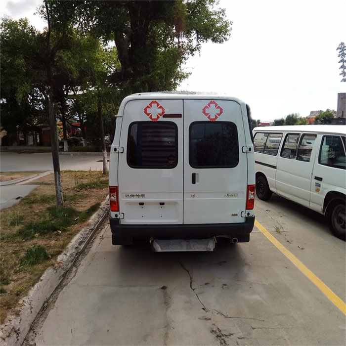 青海省中医院租赁私家救护车转院到湖南张家界救护车出租转院多少钱