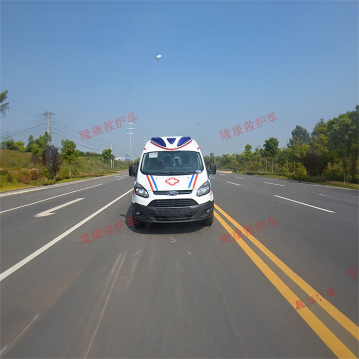 青海西宁东大肛肠医院租私人救护车到云南丽江救护车如何出租