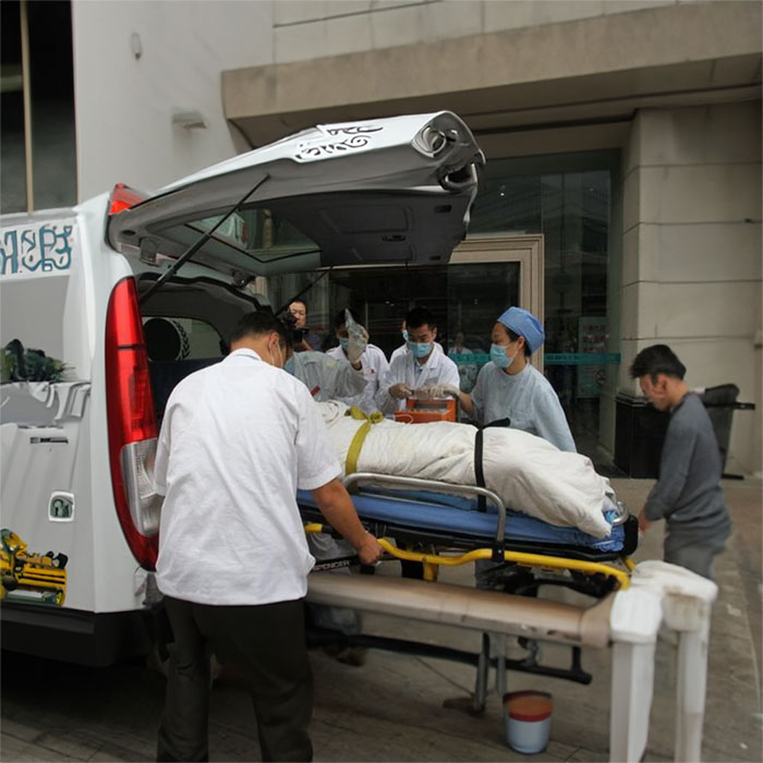 青海省第四人民医院租救护车到江西赣州哪里救护车出租