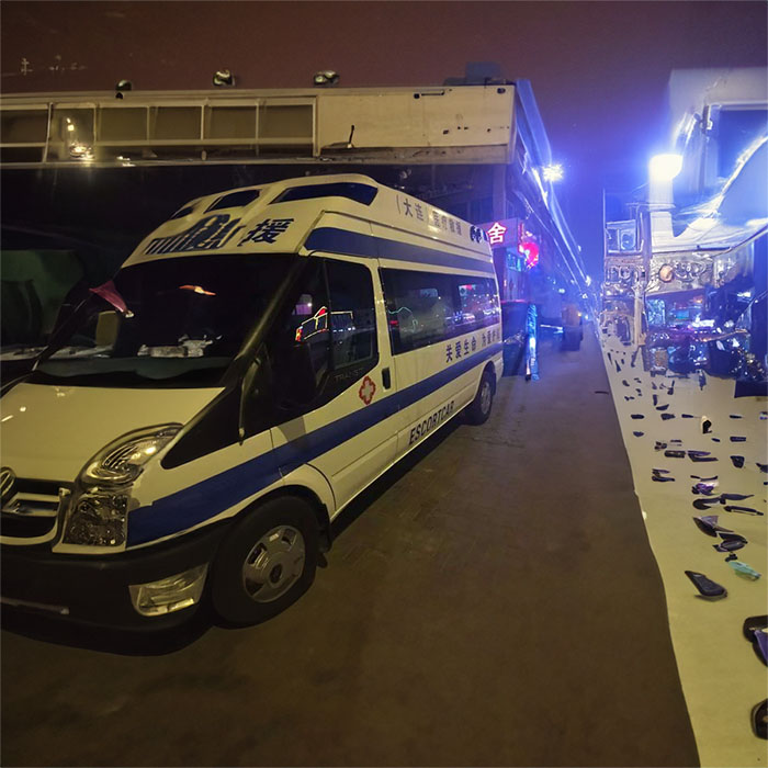 青海省妇产儿童医院租救护车到山东济南医院救护车叫一次多少钱 出租公司