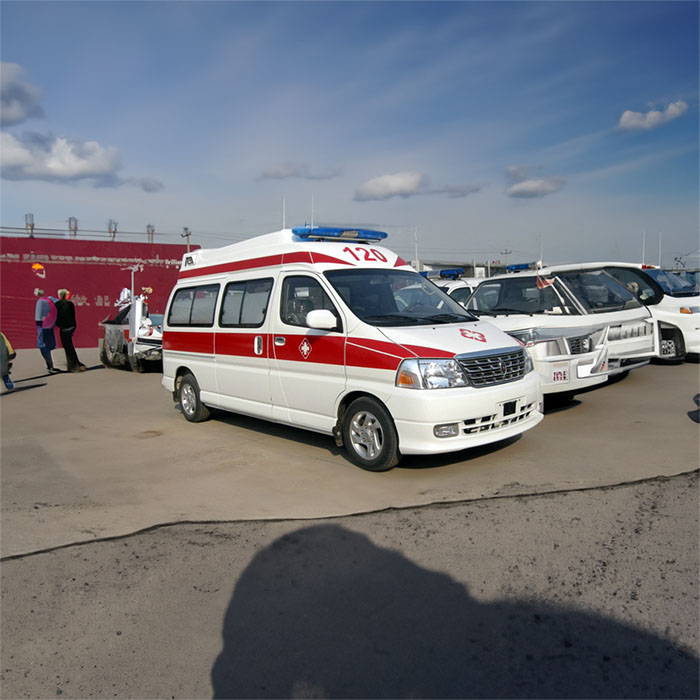 西宁市城东区乐家湾镇卫生院租救护车护送到黑龙江七台河跨省救护车出租哪里实惠