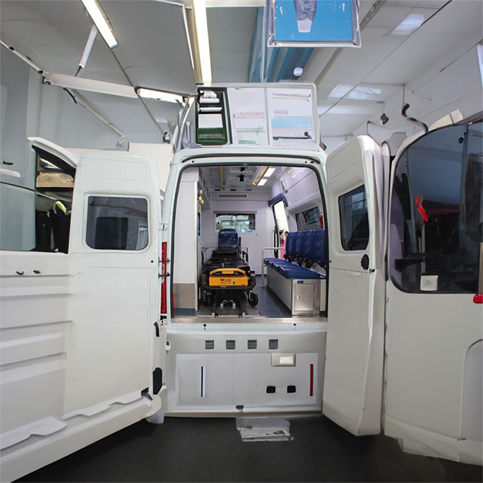 中国人民医院第四医院私人救护车租赁到四川阿坝救护车租赁多少钱出租公司