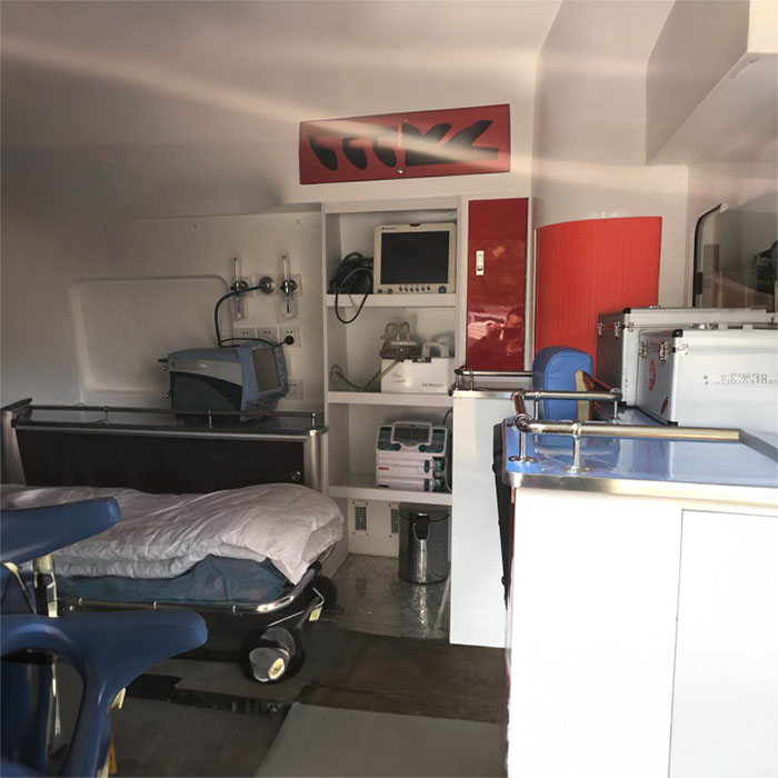 青海省精神卫生防治院租赁私家救护车转院到辽宁丹东救护车出租多少钱