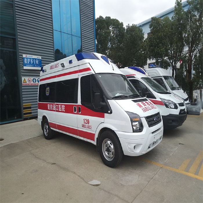 西宁欧亚泌尿专科医院租私人救护车到山东泰安医院救护车出租是多少钱一公里